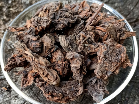 Shu Pu Erh Xiao Lao Cha Tou (Little old tea heads), AA, 2016.