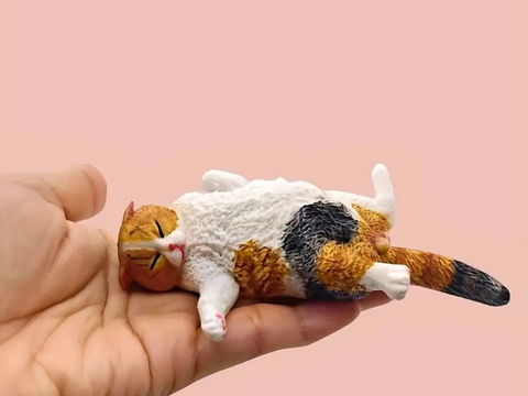 Фигурка Ленивый кот, пластик, 13x6,5 см