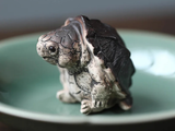 Turtle figurine, resin, 4x4x4.6 cm