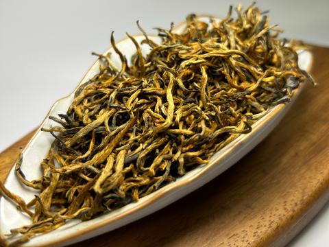 Mi Xiang Jin Ya (Złoty pączek o miodowym aromacie), Yunnan, A, 2025