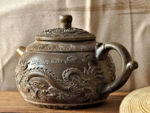 Czajnik z miedzi (13x6.2 cm)