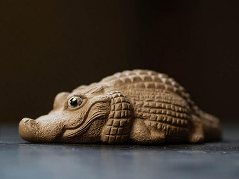 Krokodyl, figurka herbaciana, glina, 5 cm