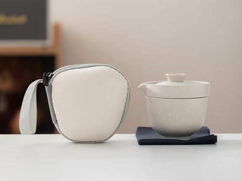 Czarka do parzenia herbaty z sitkiem i pokrywką, ceramika, 120 ml