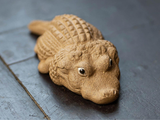 Krokodyl, figurka herbaciana, glina, 5 cm