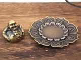 Podstawka na kadzidełka Budda Maitreya, metal, 4x9.5 cm