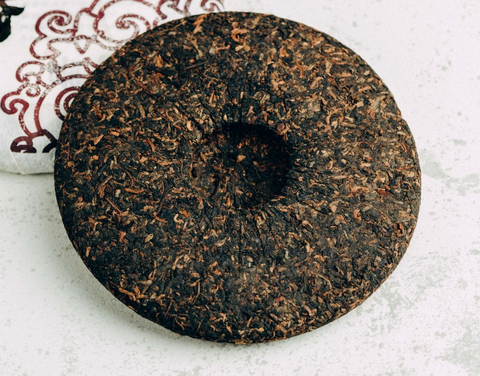 Shu Pu Erh Chun Xiang Zhong Bing (Aromat środka wiosny)