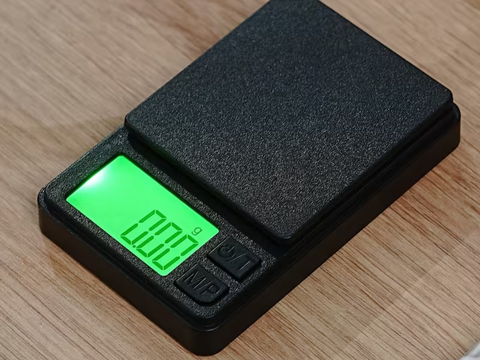 High-precision digital pocket scale