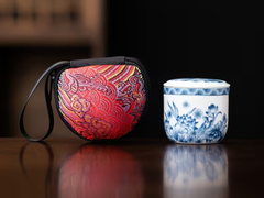 Czarka do parzenia herbaty z sitkiem i pokrywką, ceramika, 100 ml