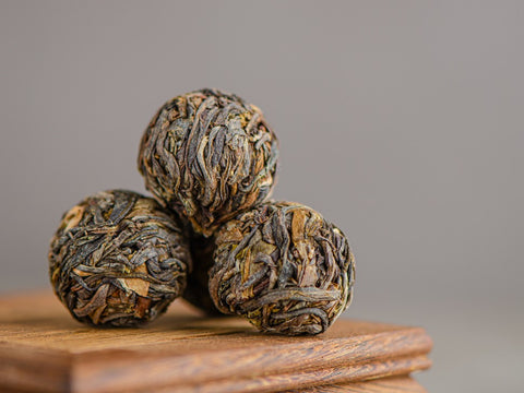 Sheng Pu Erh Xigui Long Zhu, 2023, w kulkach