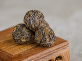 Sheng Pu Erh Xigui Long Zhu, 2023, w kulkach